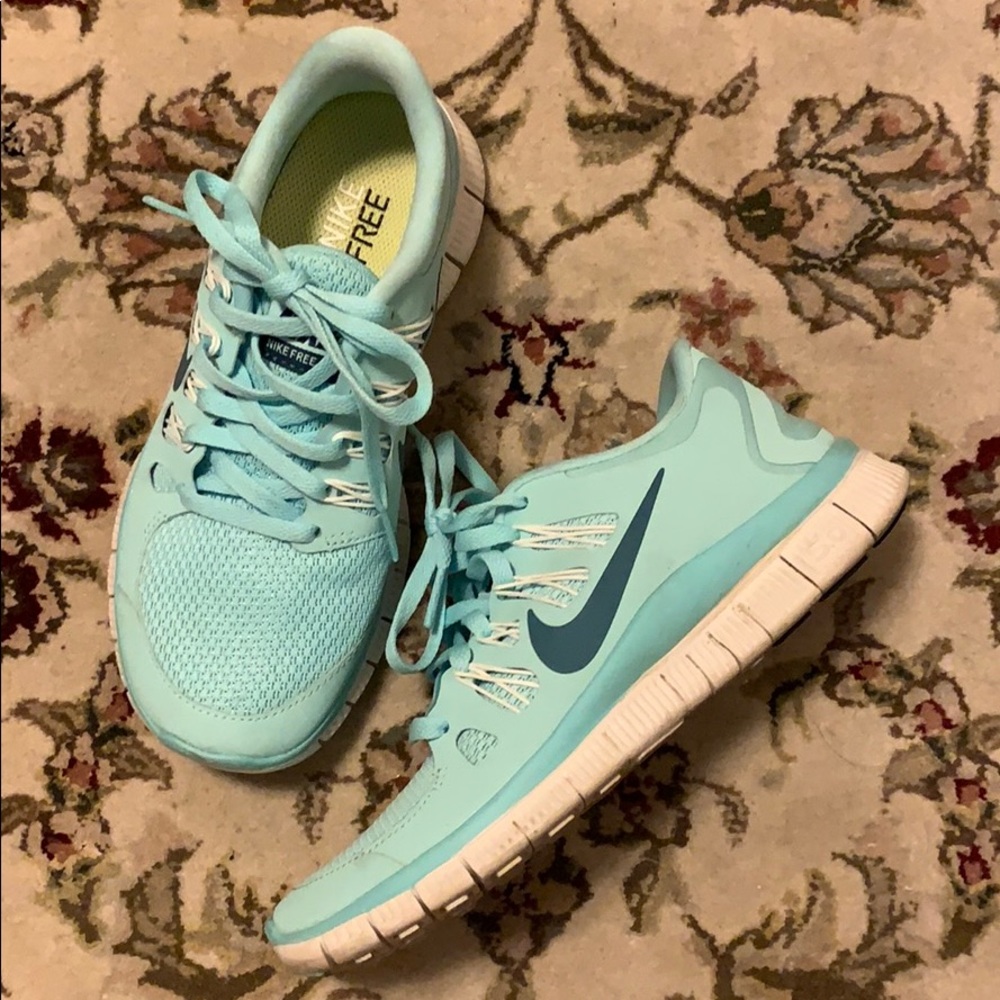 Nike Tiffany blue free runs size 6.5 women
